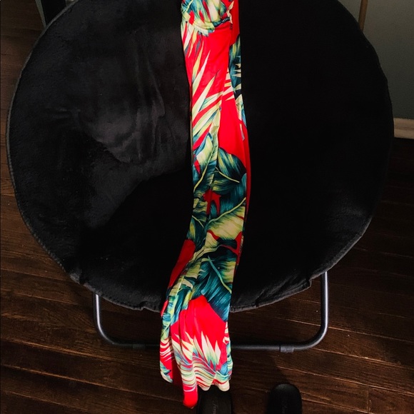 Red summer jumpsuit - Picture 3 of 6